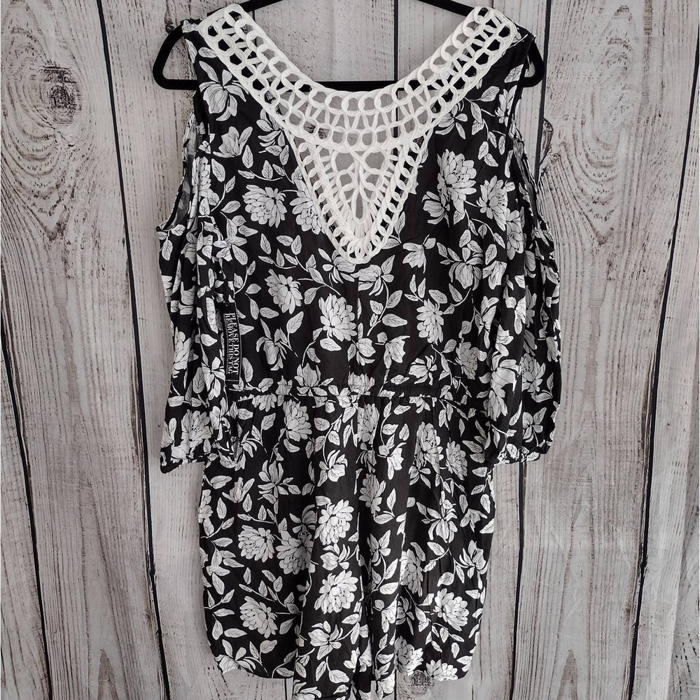 New York & Co. | Black & White Floral Cold Shoulder Crochet-Back Romper - Picture 7 of 11